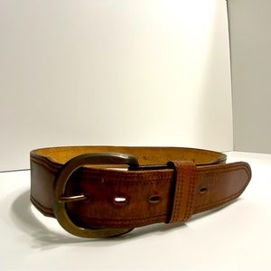 Vintage 1980's Wrangler Leather Belt Size 28 with stamping inside the belt